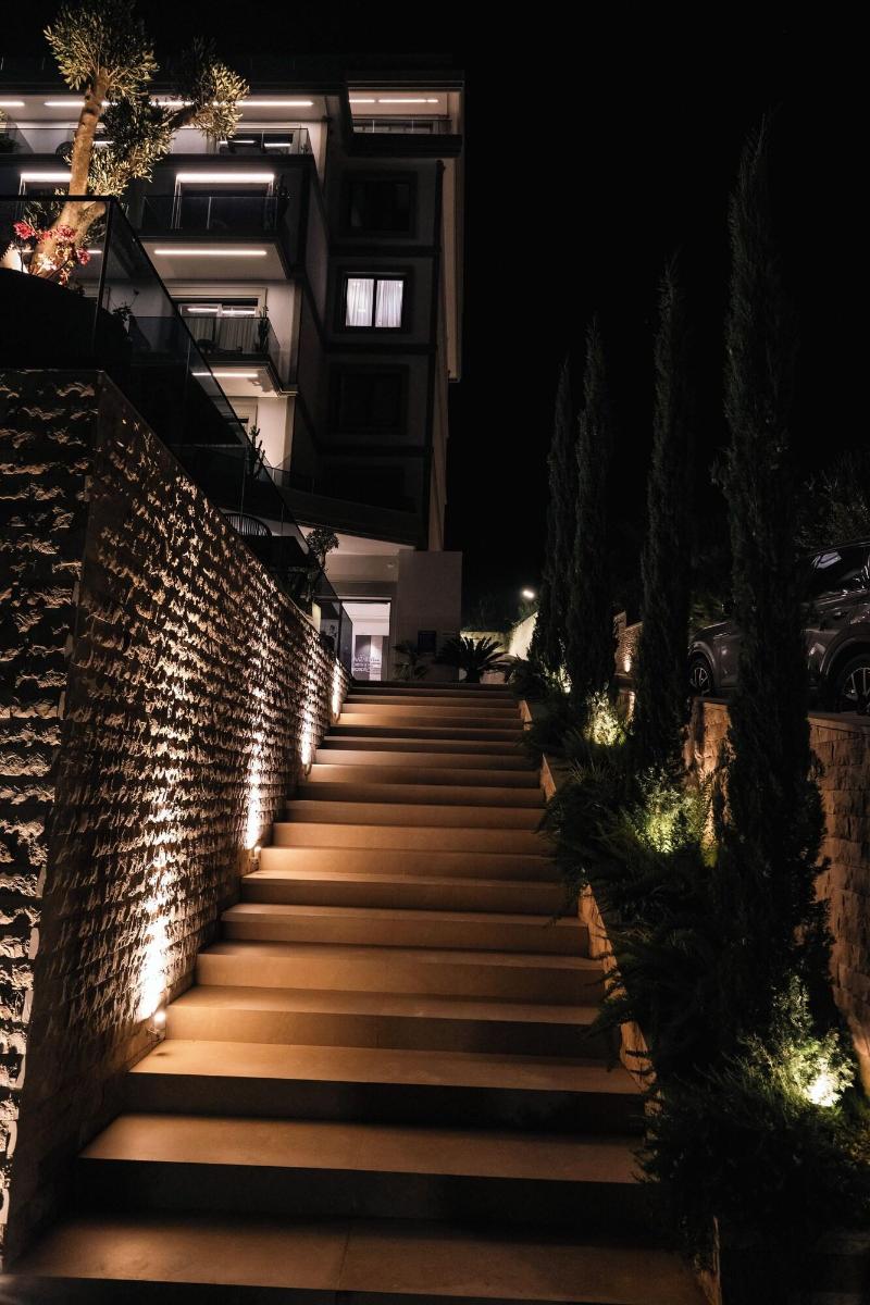 Mazarine Hotel image
