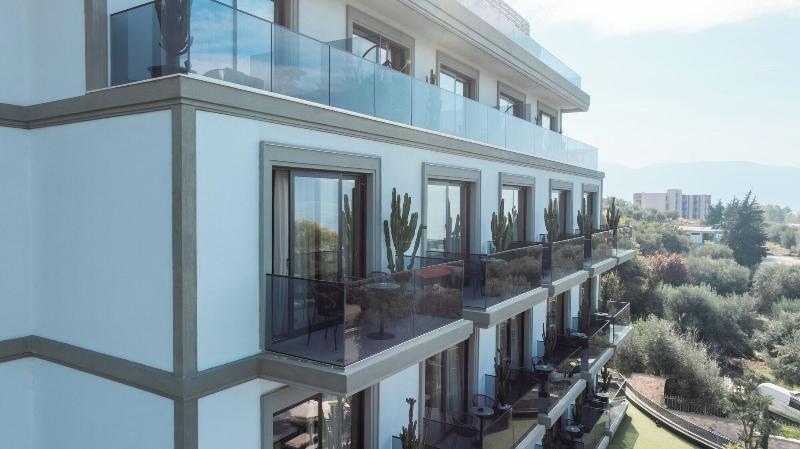 Mazarine Hotel image