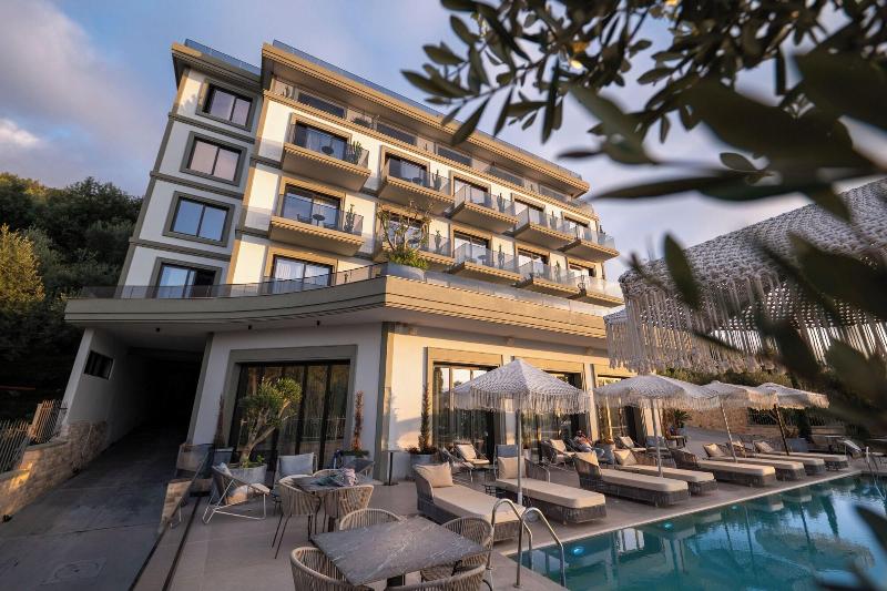 Mazarine Hotel image