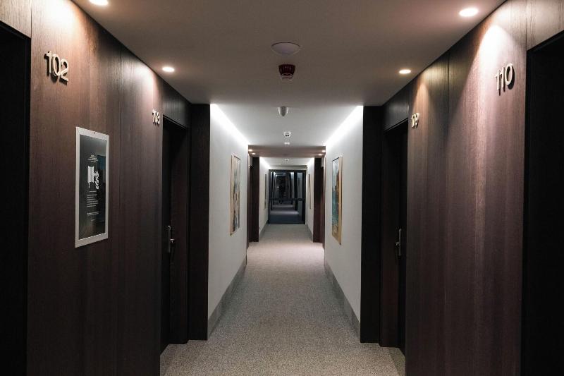 Mazarine Hotel image