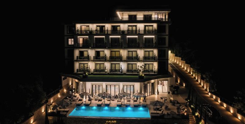Mazarine Hotel image