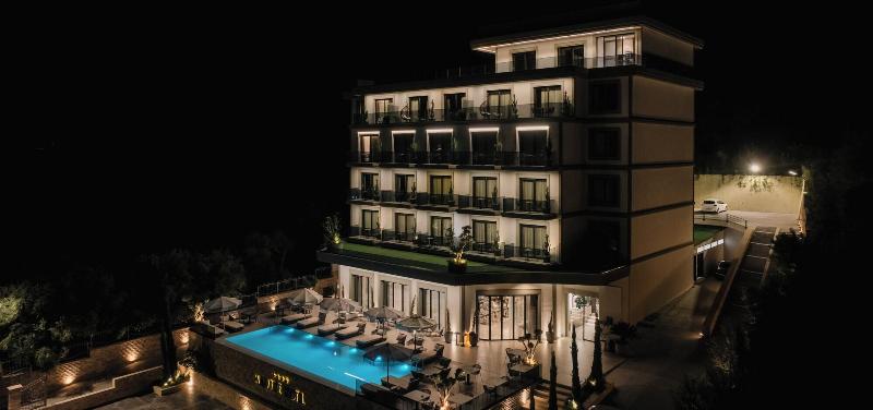 Mazarine Hotel image