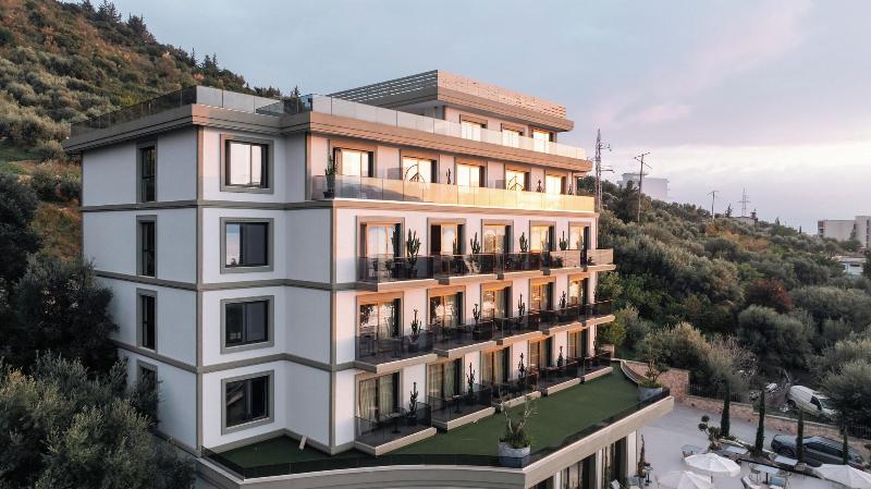 Mazarine Hotel image