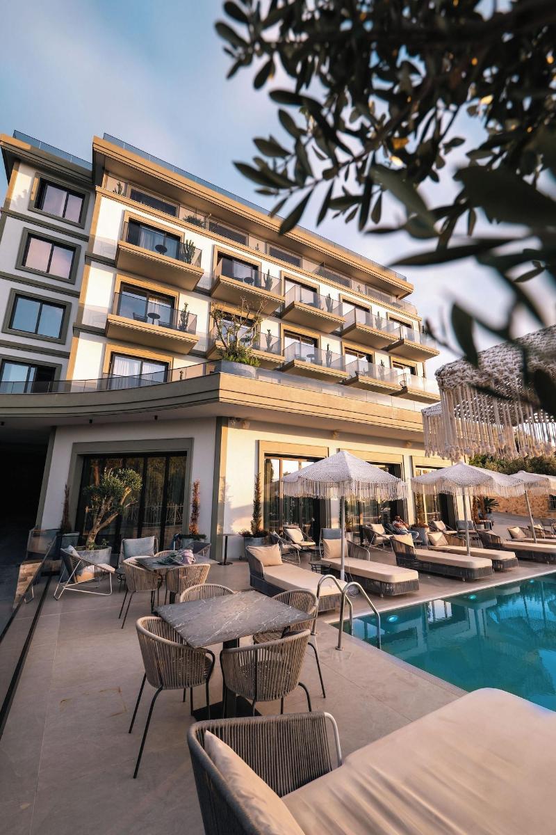 Mazarine Hotel image