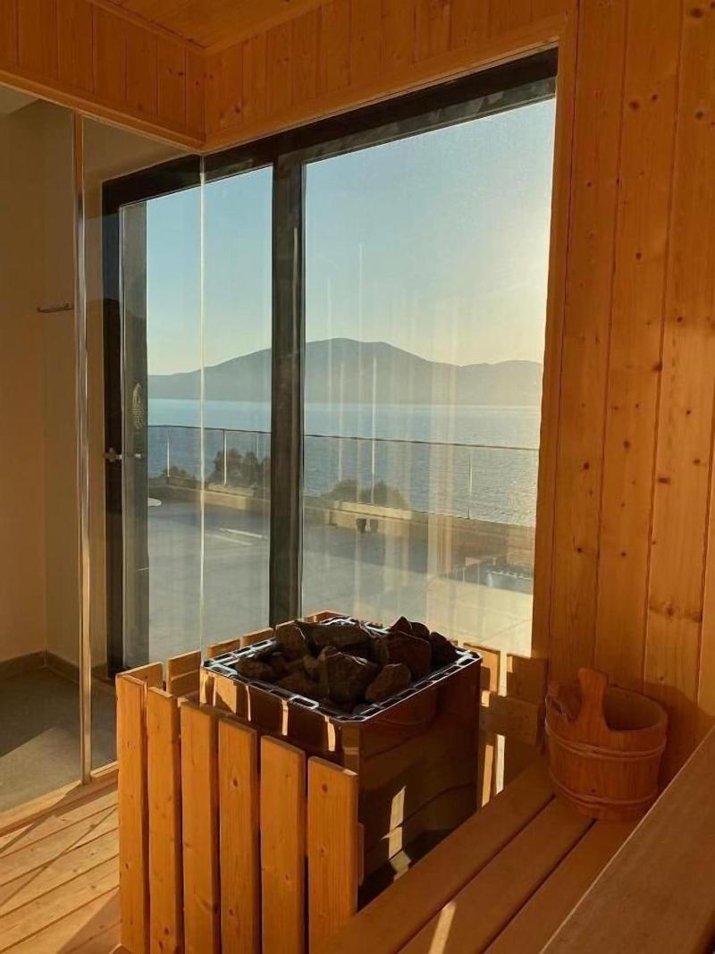 Mazarine Hotel image
