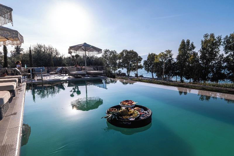 Mazarine Hotel image
