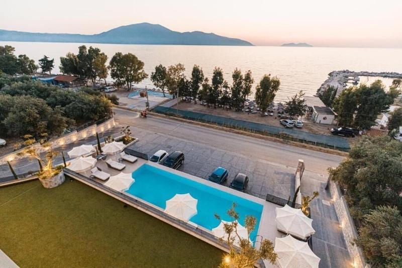 Mazarine Hotel image