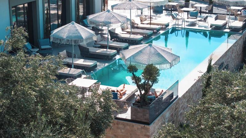 Mazarine Hotel image