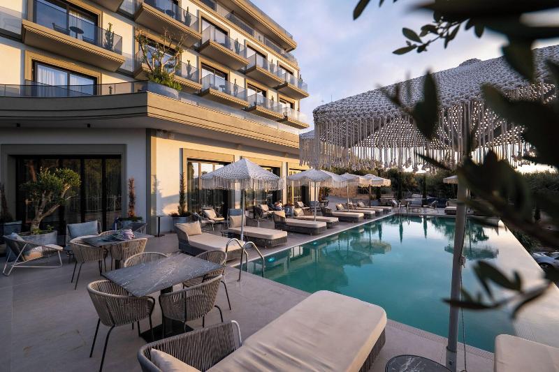 Mazarine Hotel image