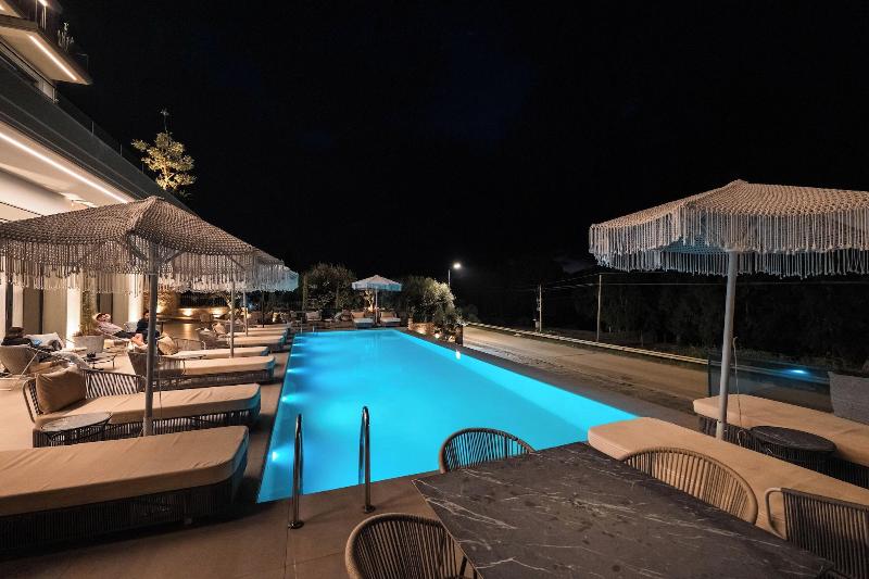 Mazarine Hotel image