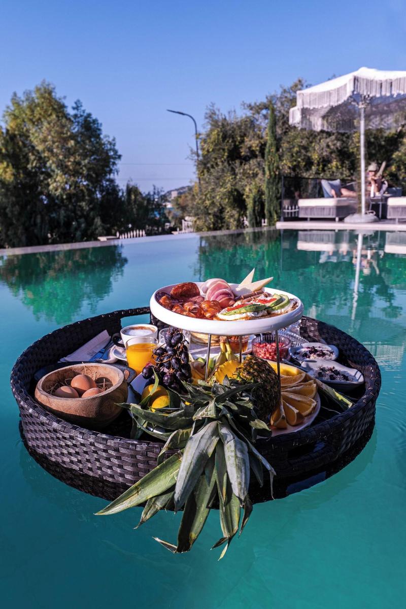 Mazarine Hotel image