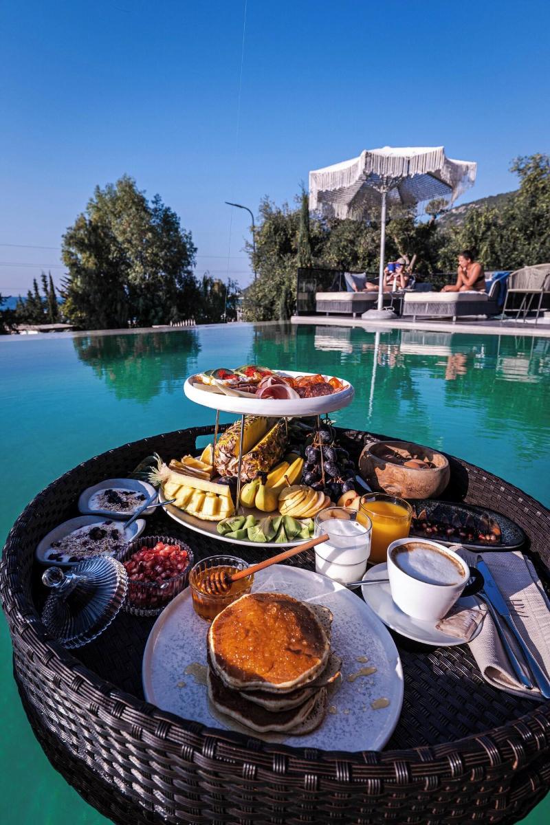 Mazarine Hotel image
