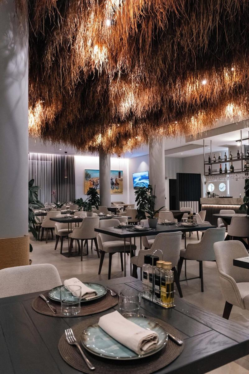 Mazarine Hotel image