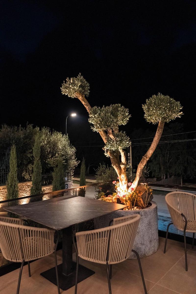 Mazarine Hotel image