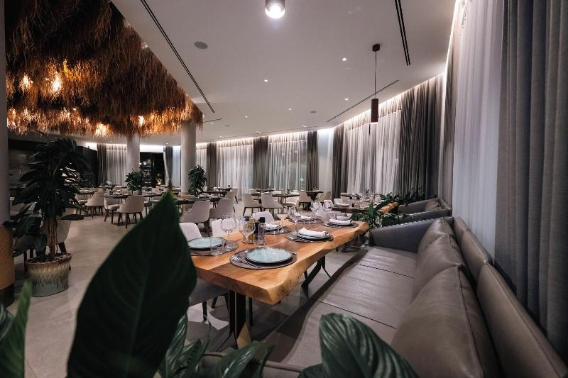 Mazarine Hotel image