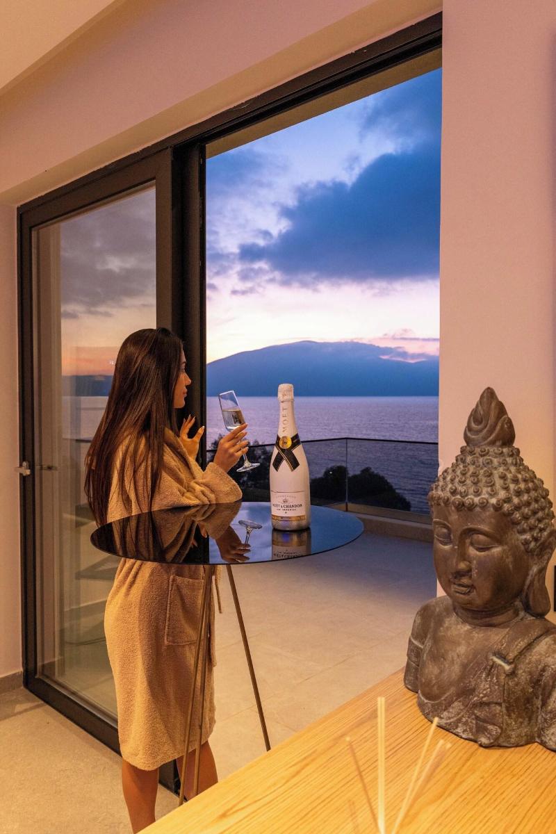 Mazarine Hotel image