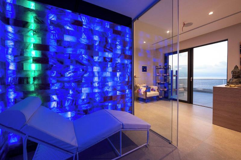 Mazarine Hotel image