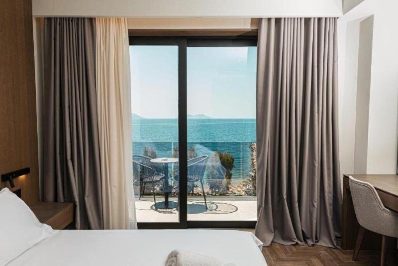 Mazarine Hotel image