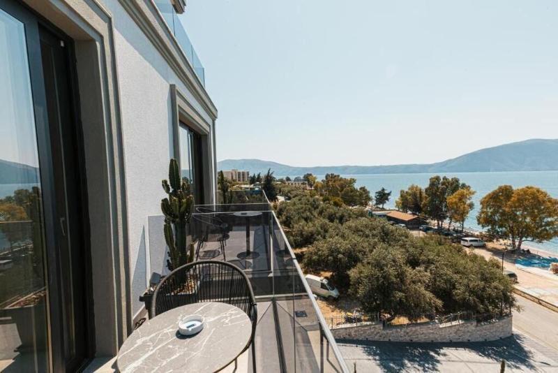Mazarine Hotel image