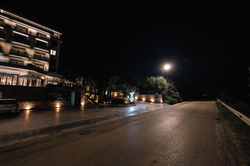 Mazarine Hotel image