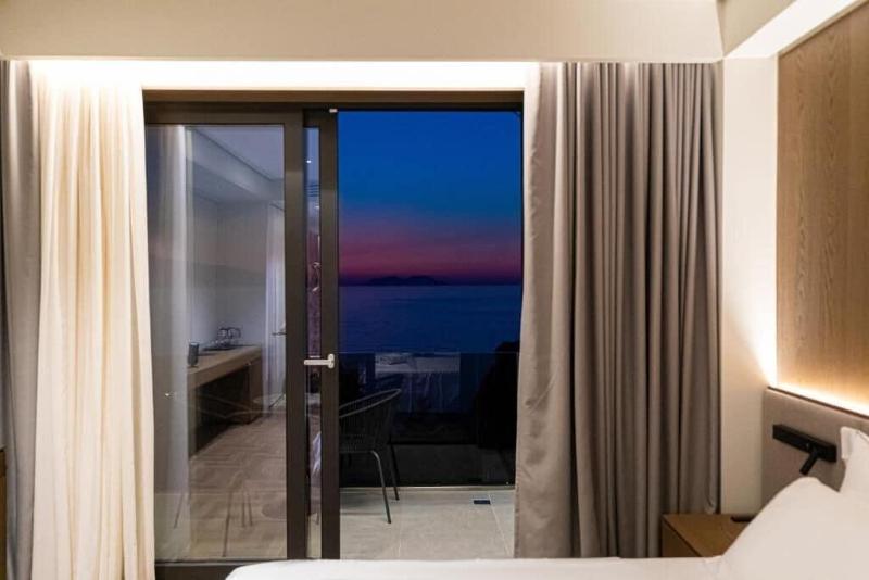 Mazarine Hotel image