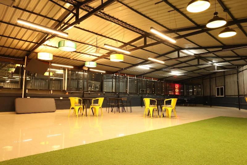 Hotel Aradhya Inn Deralakatte image