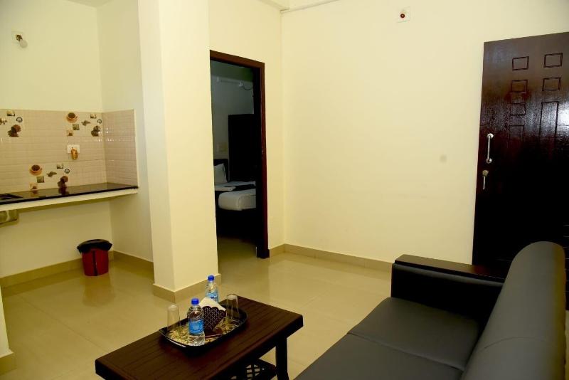 Hotel Aradhya Inn Deralakatte — view