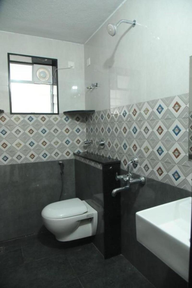 Hotel Aradhya Inn Deralakatte image
