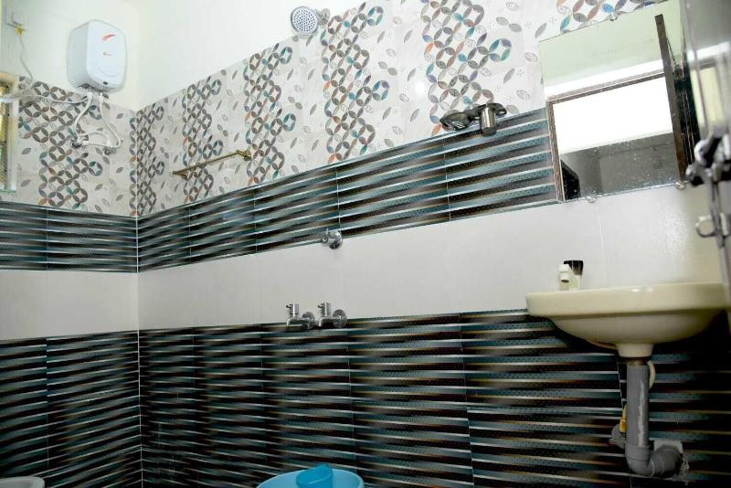 Hotel Aradhya Inn Deralakatte image