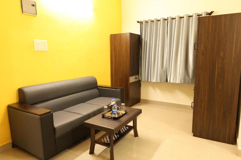 Hotel Aradhya Inn Deralakatte image