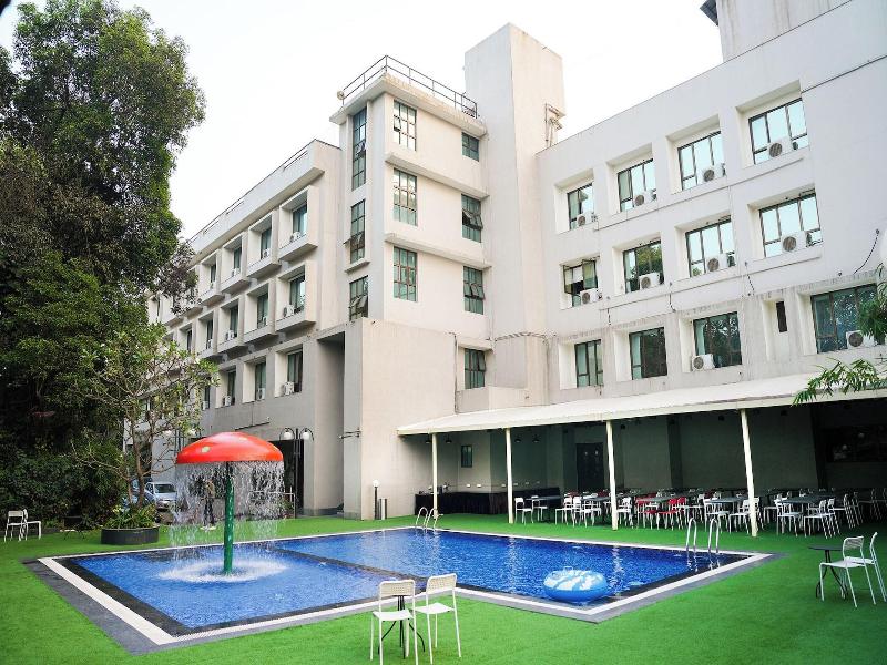 Metropark Hotel image