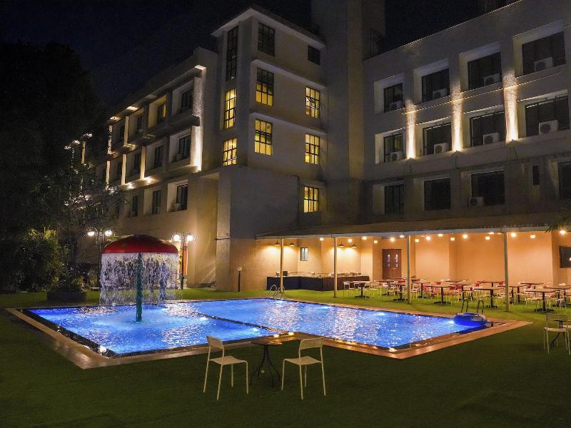 Metropark Hotel image