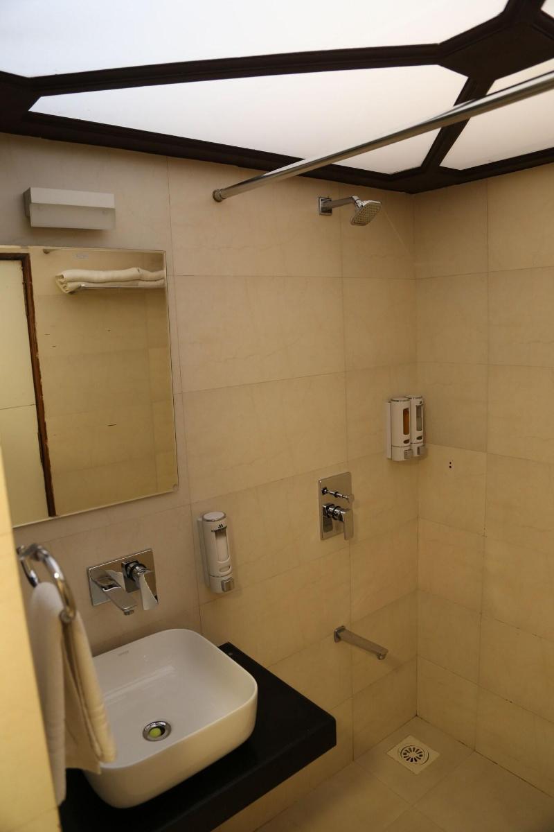 Metropark Hotel image