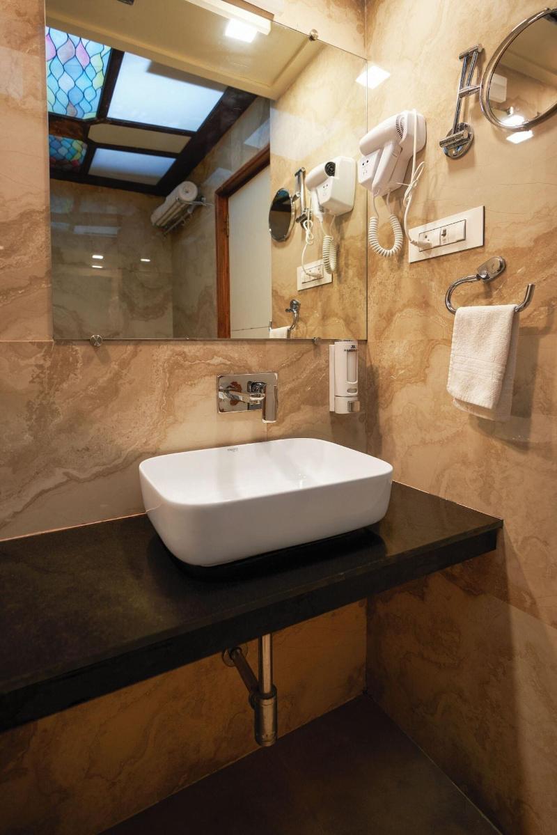 Metropark Hotel image
