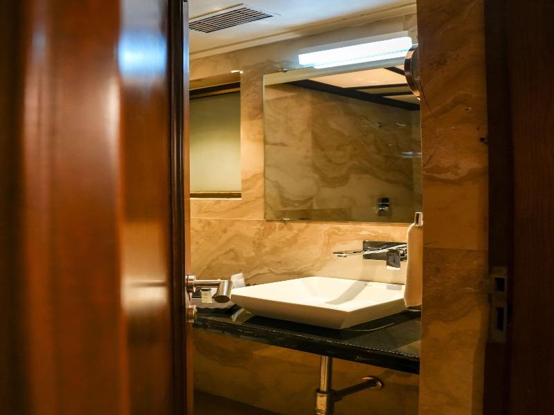 Metropark Hotel image