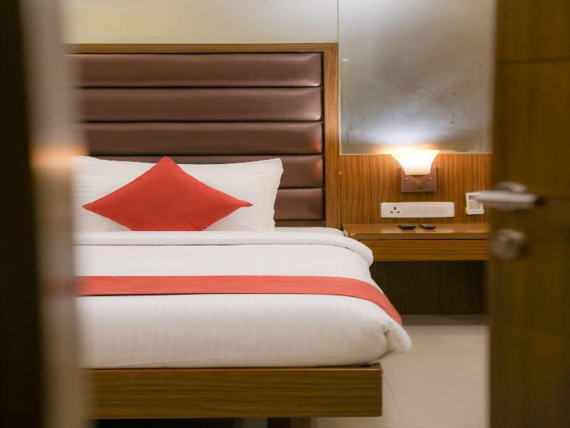 Metropark Hotel image