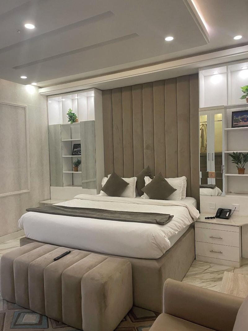 The Palms Hotel image