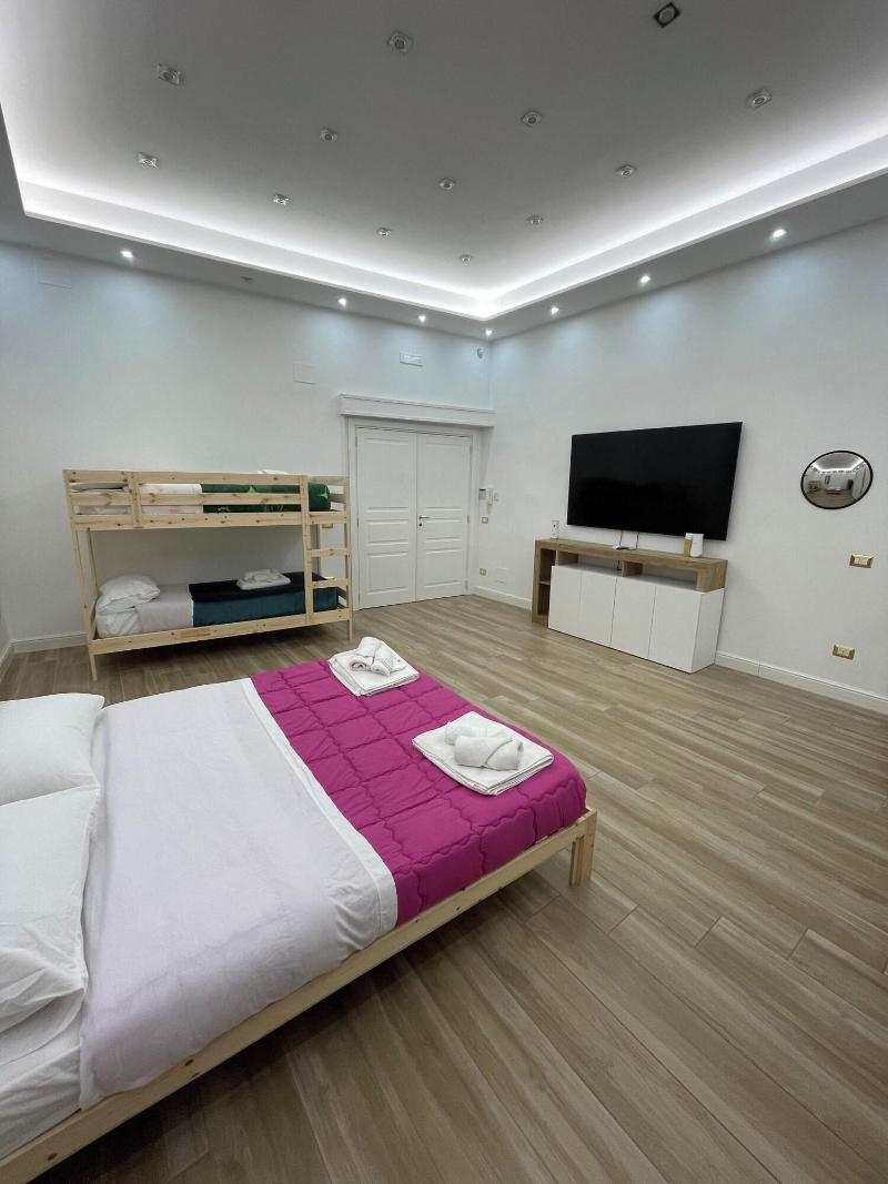 Berenice Suite image