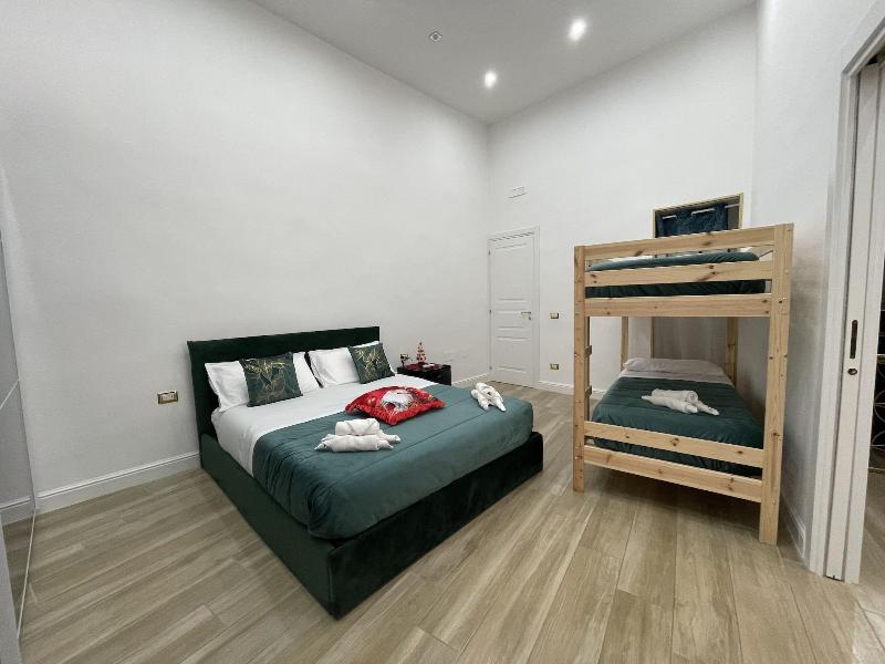 Berenice Suite image