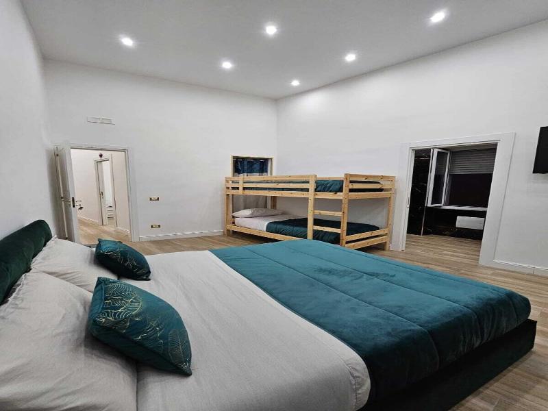Berenice Suite image