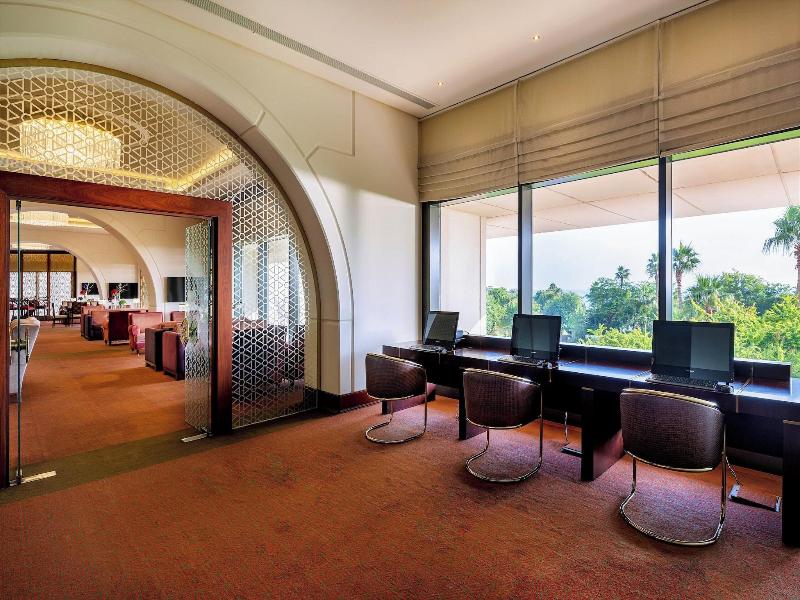 Sheraton Grand Doha Resort & Convention Hotel image