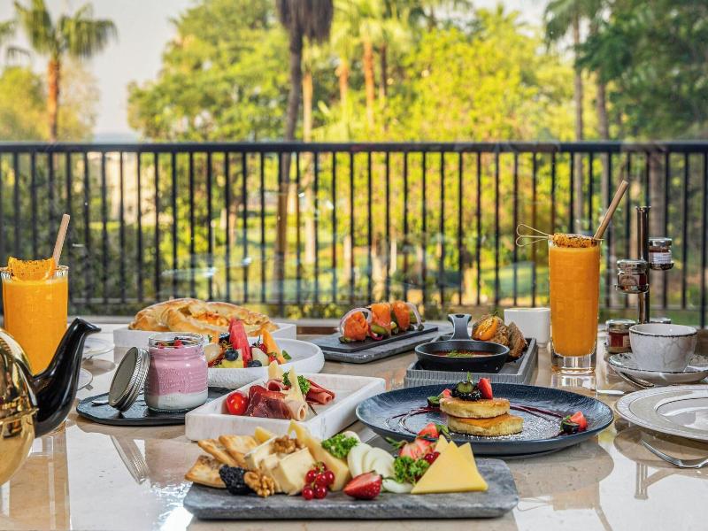 Sheraton Grand Doha Resort & Convention Hotel image