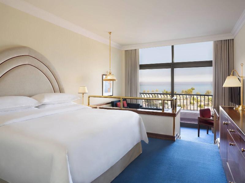 Sheraton Grand Doha Resort & Convention Hotel image