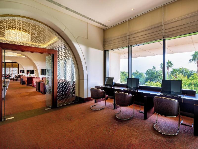Sheraton Grand Doha Resort & Convention Hotel image