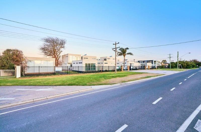 Peninsula Beachside Accommodation image
