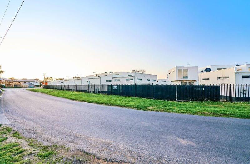 Peninsula Beachside Accommodation image