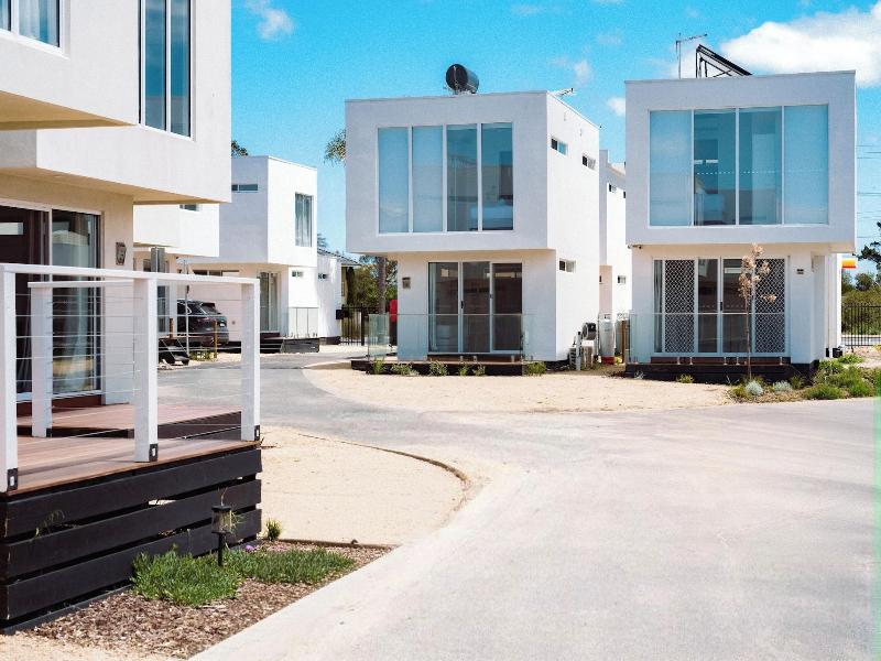 Peninsula Beachside Accommodation image