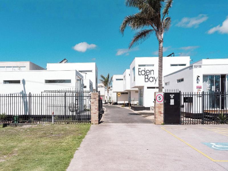 Peninsula Beachside Accommodation image