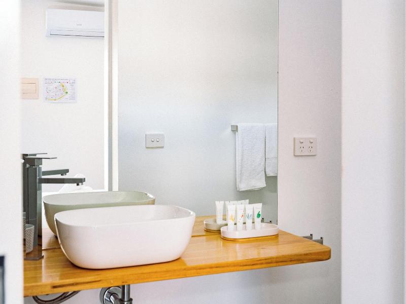 Peninsula Beachside Accommodation image