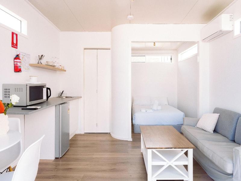 Peninsula Beachside Accommodation image